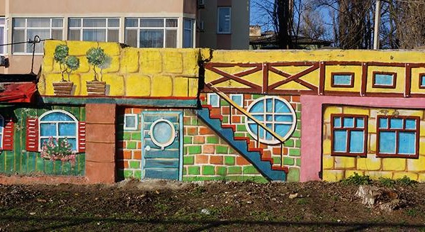 Роспись фасадов гаражей в Одессе, 2012 | Aрт-студия «Peach»